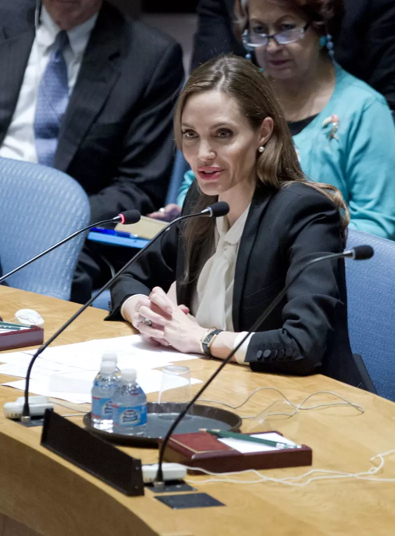 angelina-jolie-4