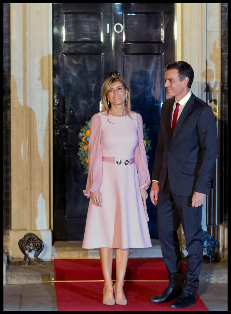 Downing St RecepCe ținute au purtat Primele Doamne la recepția oferită de Regina Elisabeta a II-ation ahead of NATO summit