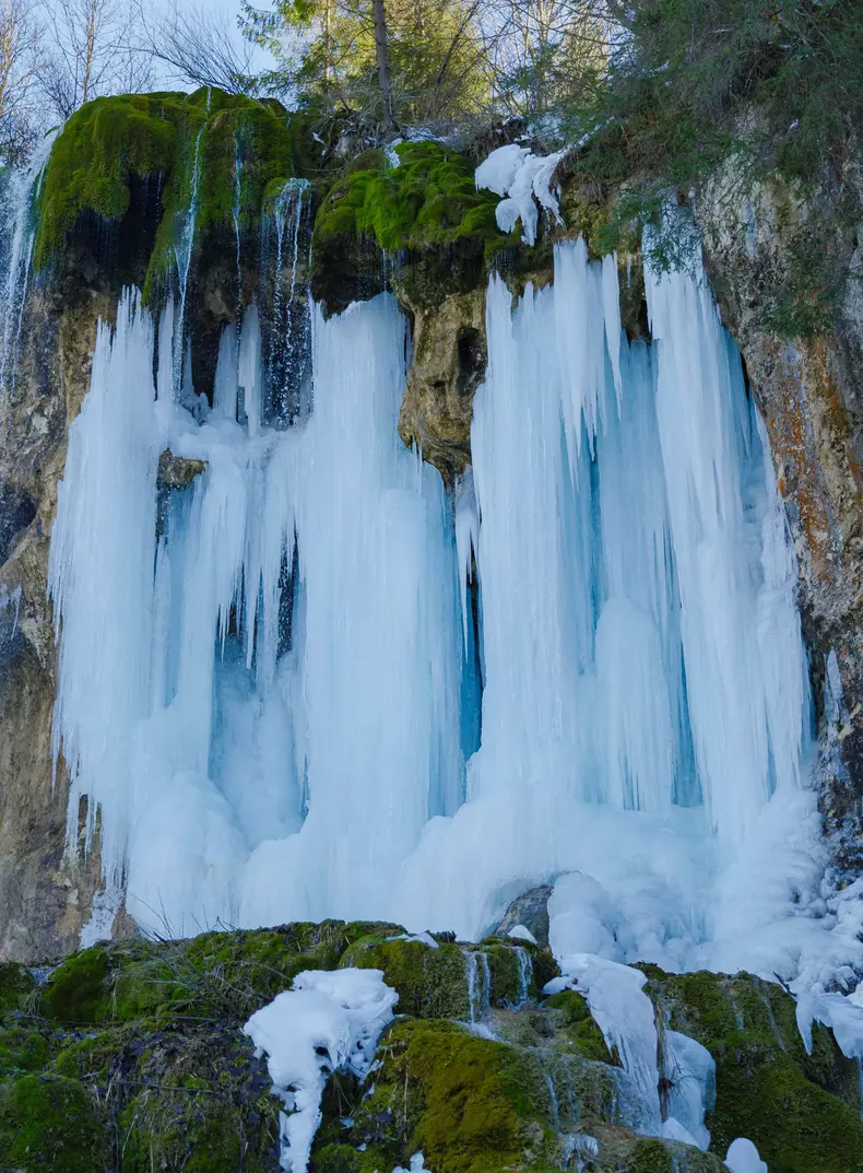 ROventura-Kanal-D.-George-Mihai-si-Andreea-Stravoiu-ajung-in-locuri-de-basm-din-Tara-Motilor-16
