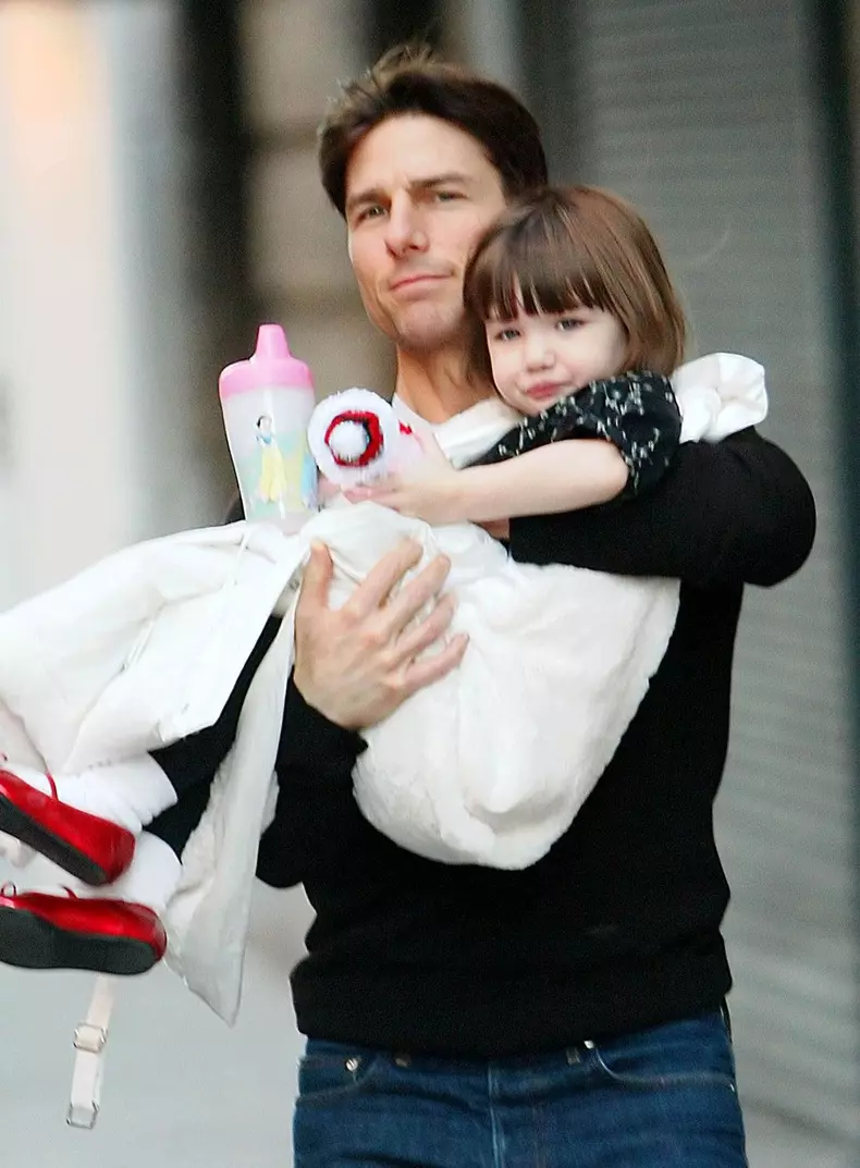 Suri Cruise legally severs ties with estranged father Tom Cruise