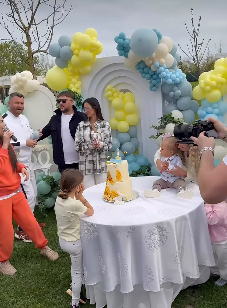 Amir Efrem zi de naștere5