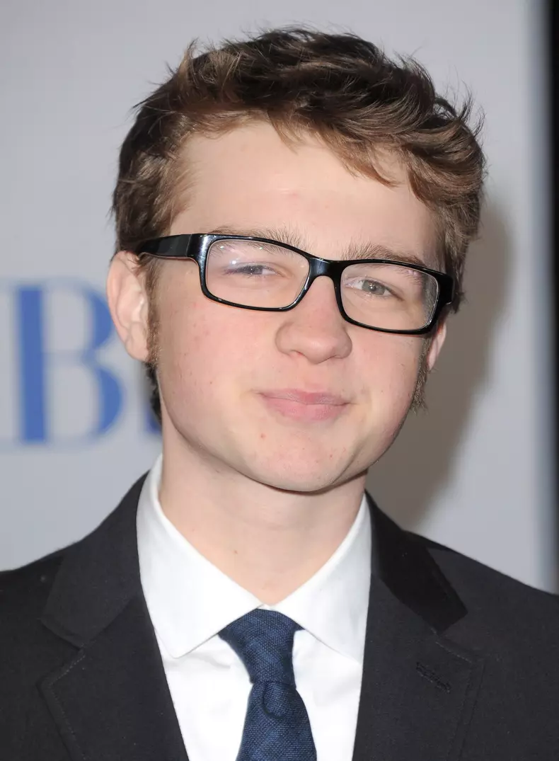 Angus T. Jones a ajuns de nerecunoscut. Cum arată acum actorul din „Doi bărbați și jumătate”