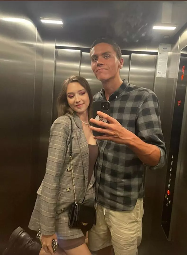 David-Popovici-iubitta3