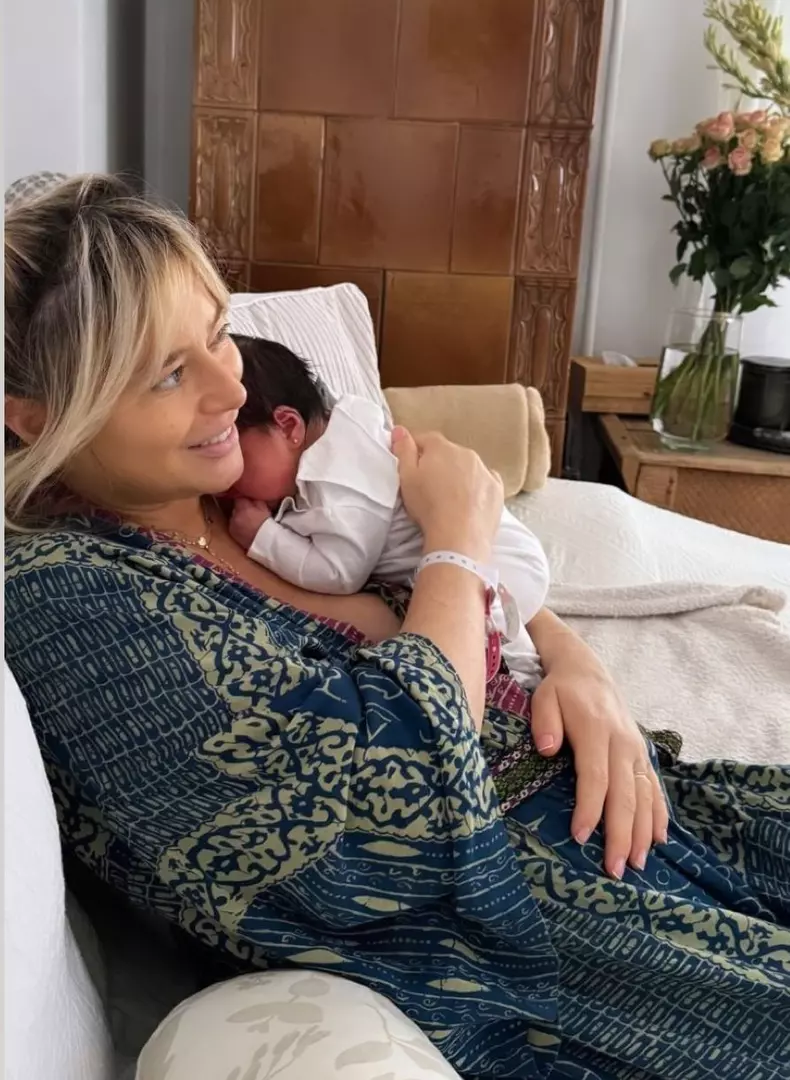 laura cosoi cu bebelusa