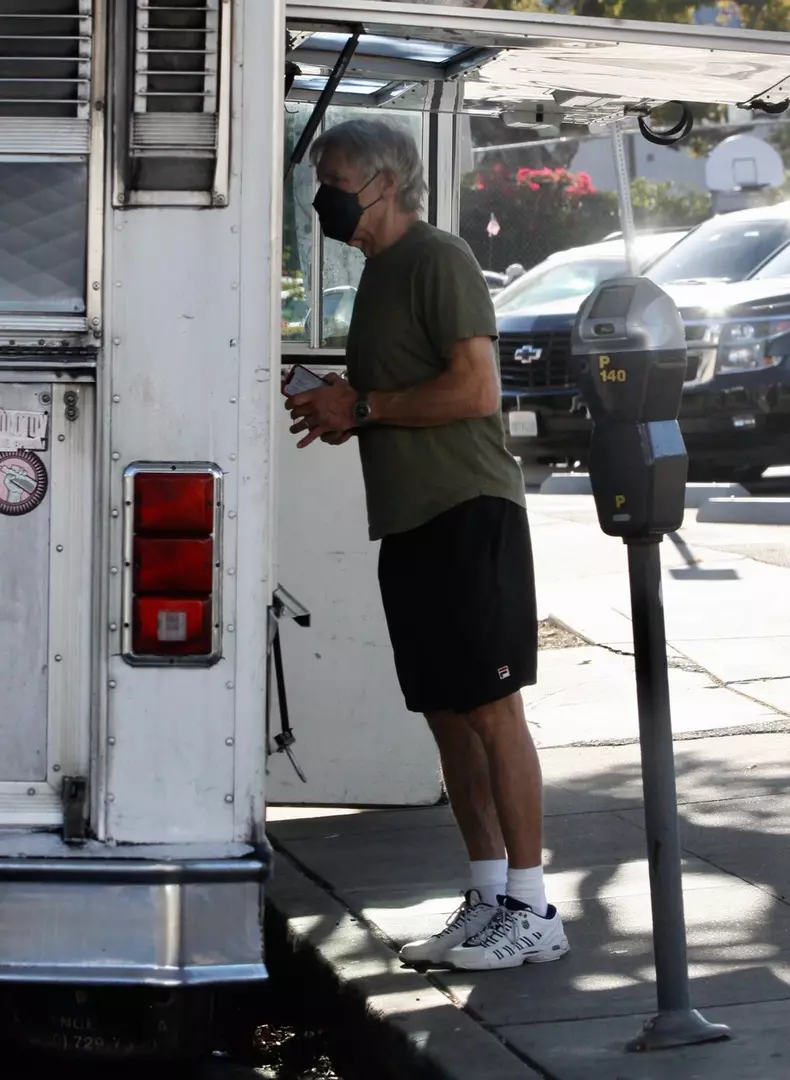 *EXCLUSIVE* Harrison Ford Keeps It Real And Eats Off Taco Truck