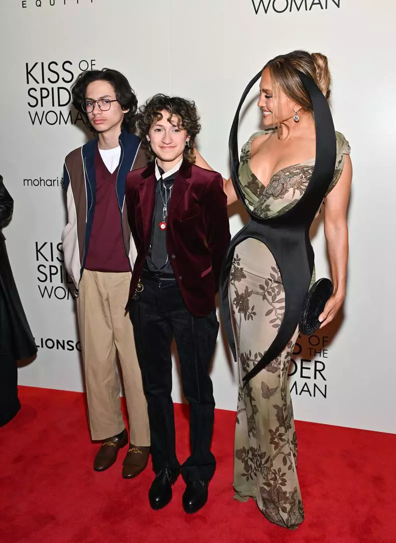 jennifer-lopez-copii-scaled