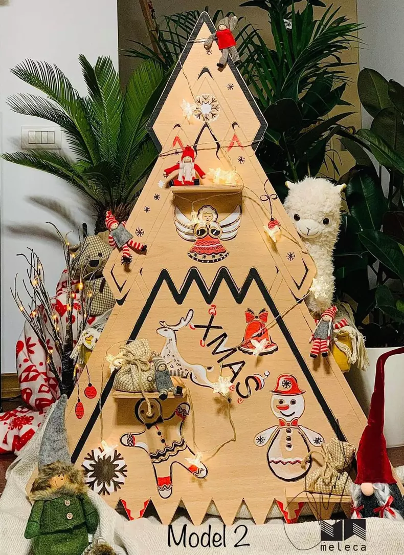 Jojo a renunțat anul acesta la bradul clasic și a ales unul din placaj