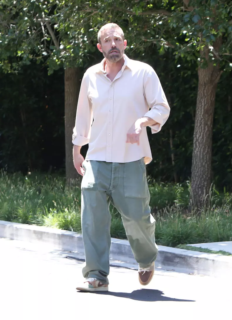 PREMIUM EXCLUSIVE Ben Affleck Takes Environmentalist Daughter Violet For A Drive In Gas Guzzling V8 Ford F-150 Raptor