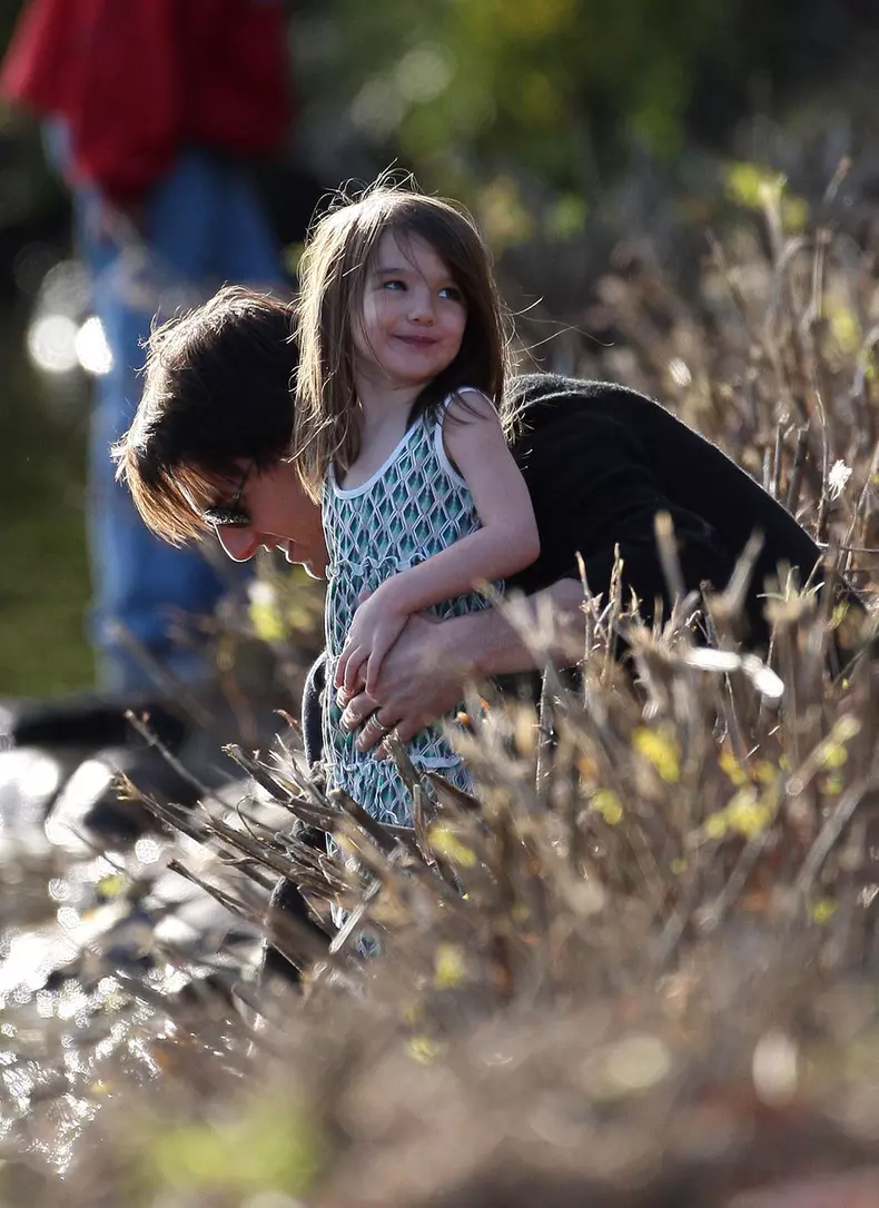 Tom Cruise And Little Suri Share A Special Moment In Cambridge