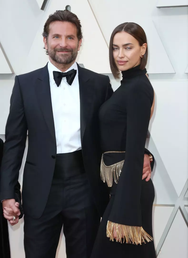 O nouă dovadă că Irina Shayk și Bradley Cooper s-au împăcat! Gesturile intime surprinse de paparazzi