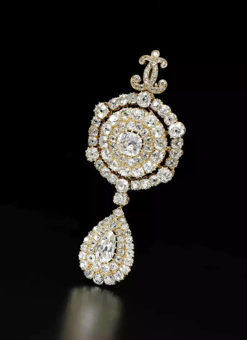 La collection de bijoux royaux de Marie-Antoinette est mise aux enchères chez Sotheby à Genève