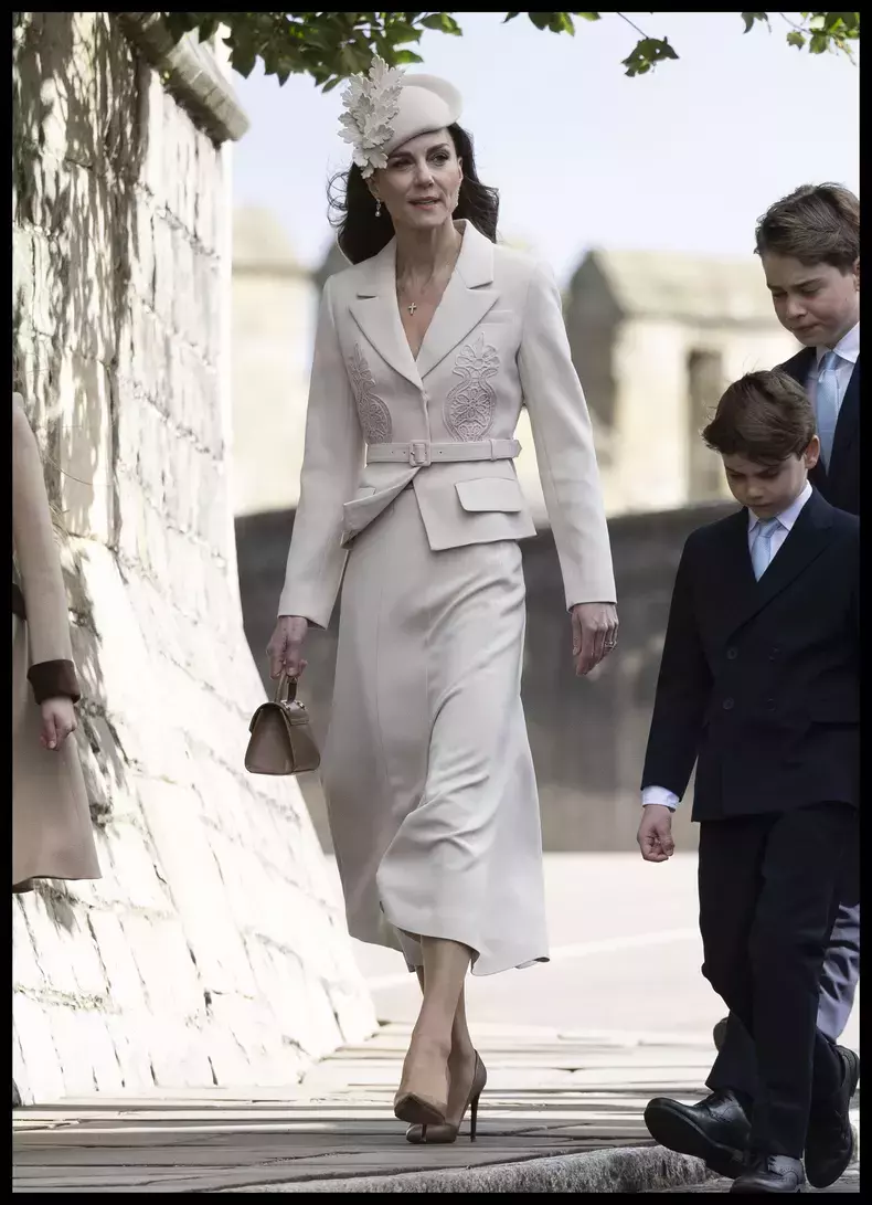 kate-middleton-si-printul-william-alaturi-copii-la-slujba-de-paste-15-scaled