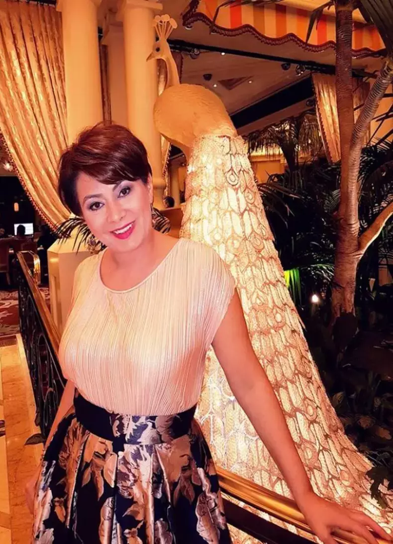 adriana-antoni-vedeta