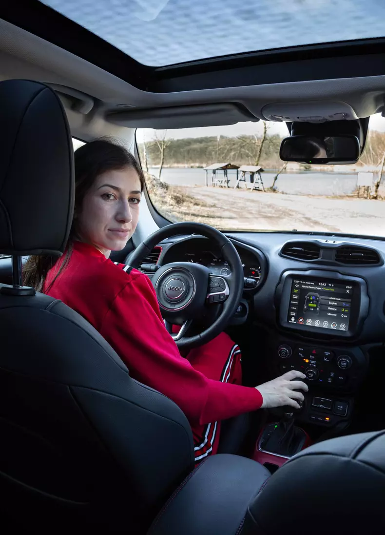 Jeep-Renegade-PHEV-13