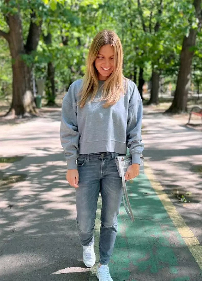 N2YyNzJlZTJmNjRiOTE1NDM3MTE4M2UyOGIwMTU3.thumb_