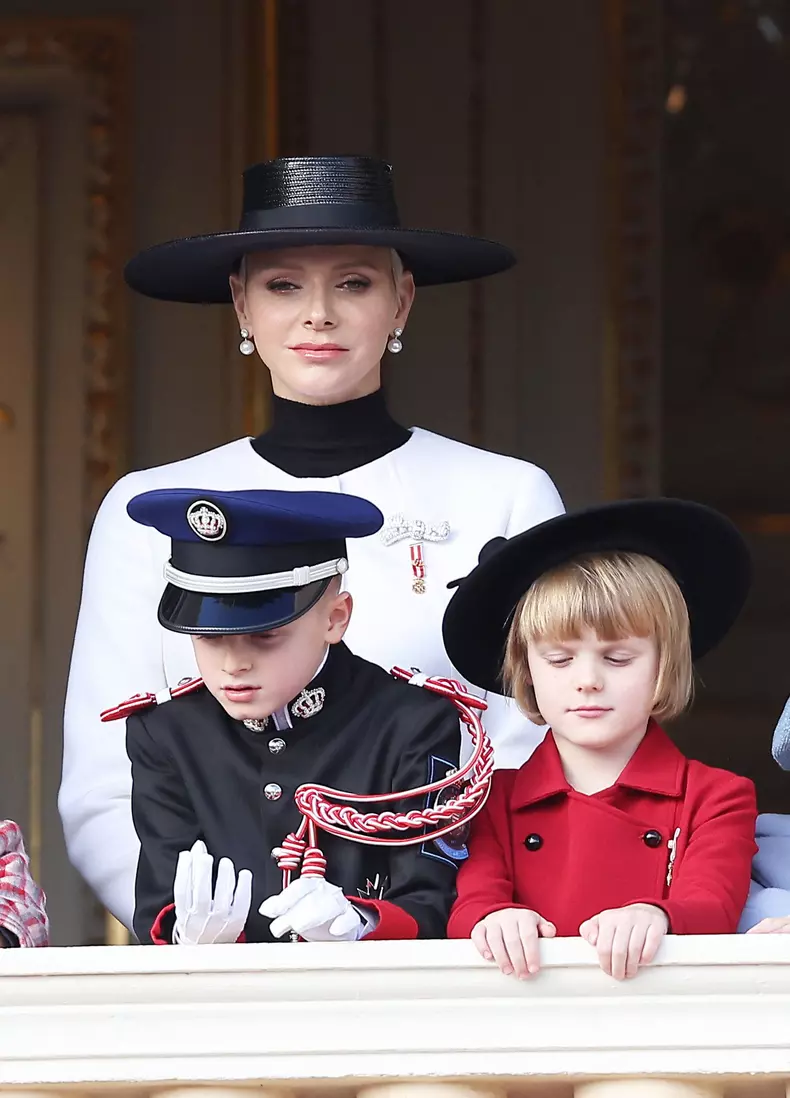 No Tabloid - La famille princière au balcon du palais lors de la Fête Nationale de la principauté de Monaco