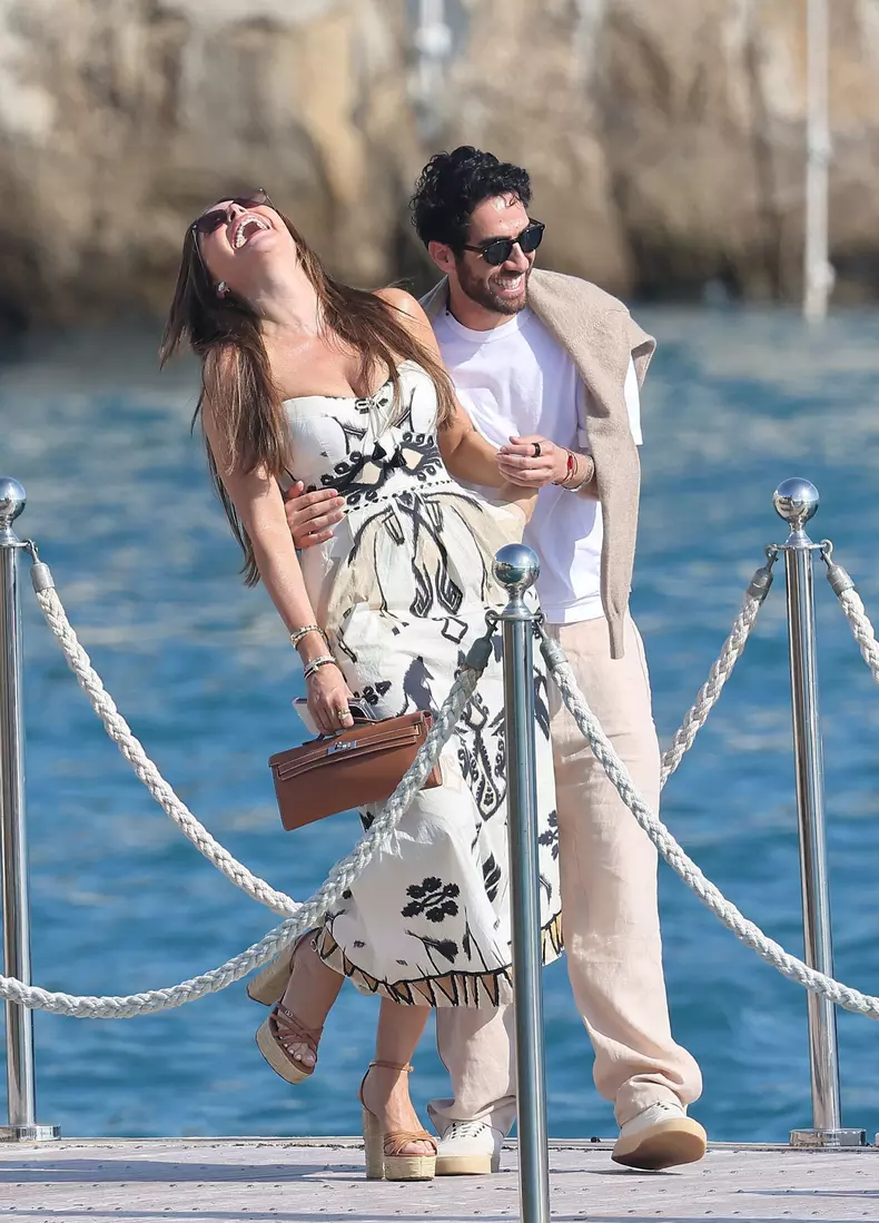 Cannes - Sofia Vergara At Eden Roc