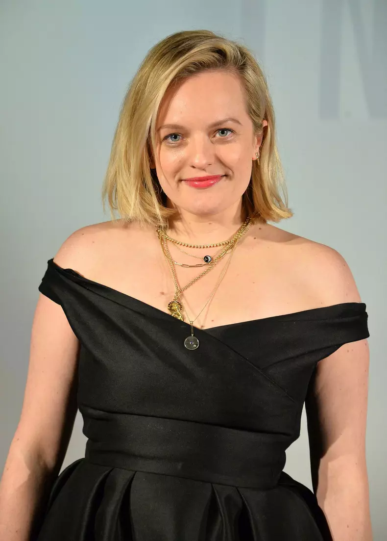 Elisabeth Moss a ajuns de nerecunoscut! Cum arată acum celebra actriță din „Povestea slujitoarei”