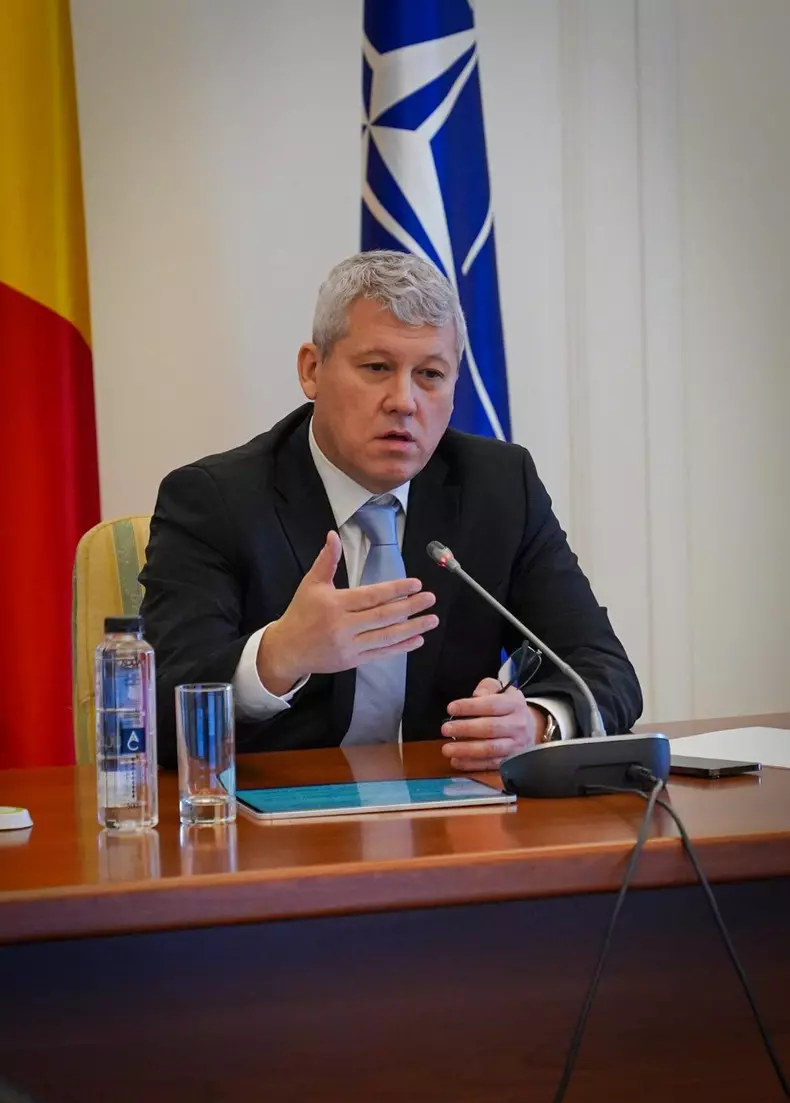 Cătălin Predoiu4