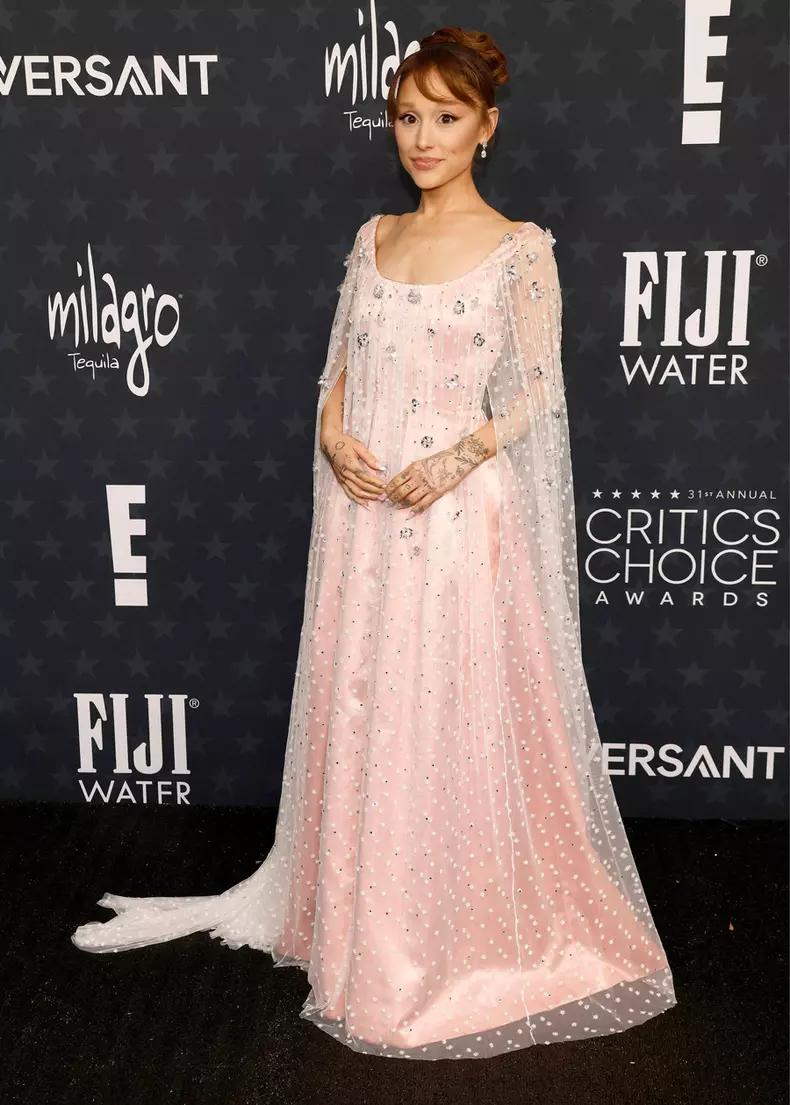 Ariana Grande, ținută Alberta Ferretti