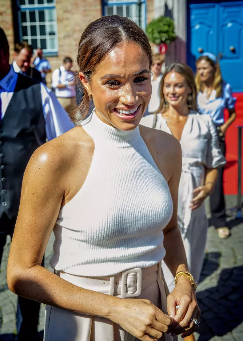Le prince Harry, duc de Sussex et Meghan Markle, duchesse de Sussex, arrivent à l'hôtel de ville pour l'événement Invictus Games Dusseldorf 2023 One Year to Go