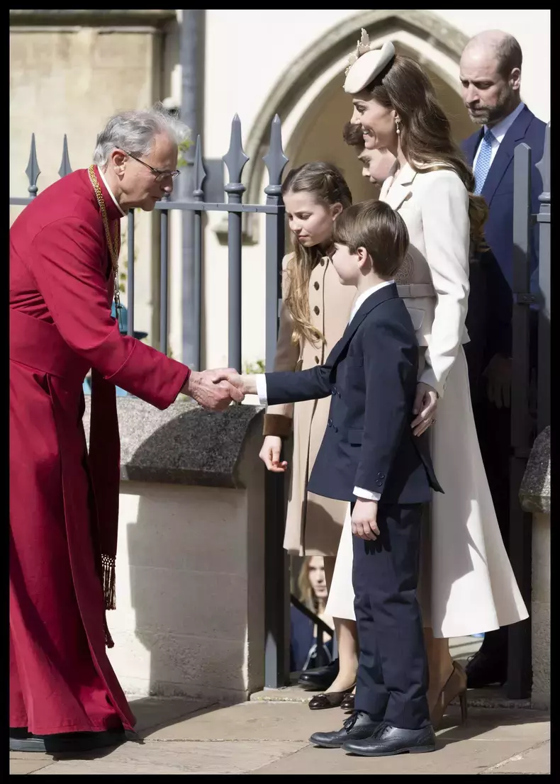 kate-middleton-si-printul-william-alaturi-copii-la-slujba-de-paste-10-scaled