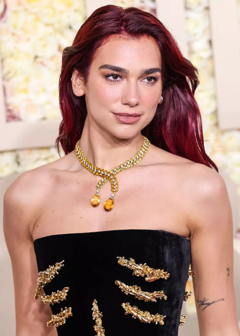 Dua Lipa, probleme din cauza rochiei la Globurile de Aur 2024