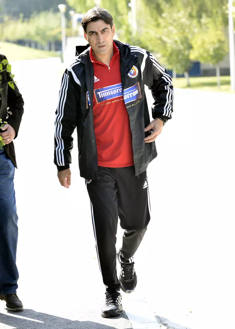 1.FOTBAL:CONFERINTA DE PRESA VICTOR PITURCA INAINTEA MECIULUI CU UNGARIA (6.10.2014)