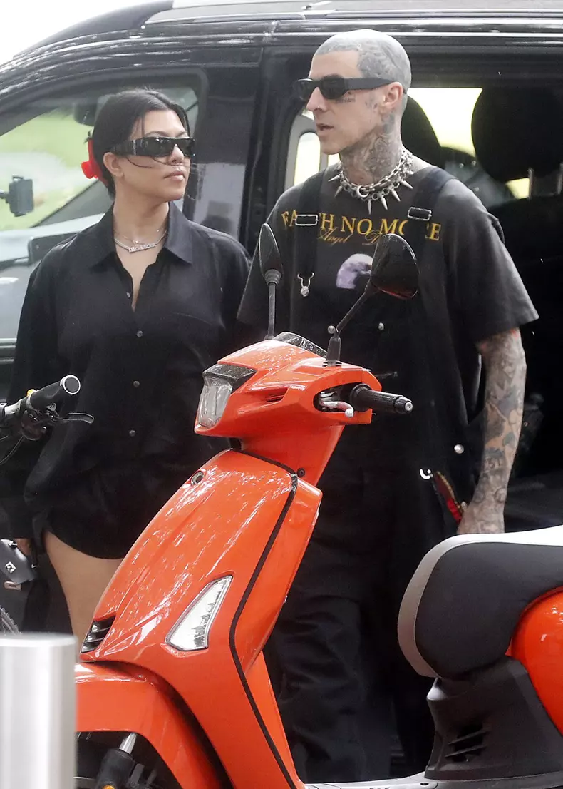 EXCLUSIVE: **NO DAILYMAIL ONLINE** Kourtney Kardashian And Travis Barker Go To Popular Vegan Cafe Smith And Deli For Lunch Before Going To The NGV In Melbourne - 28 Feb 2024