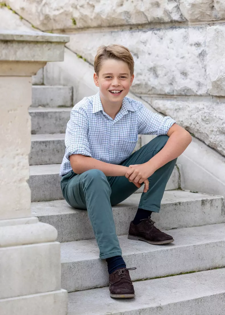 Prințul George a împlinit 10 ani. Detaliu inedit de la fotografia lui aniversară care a atras atenția tuturor