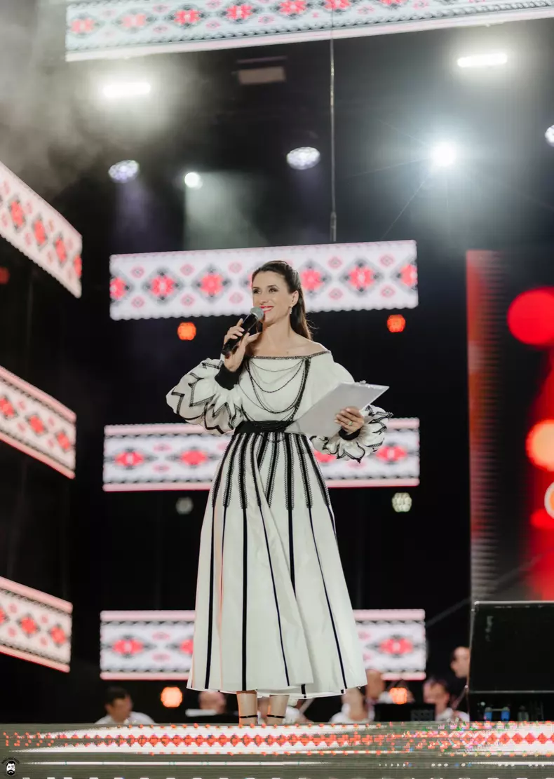 Iuliana Tudor ne asteapta la Festivalul Cantecele muntilor, timp de 8 saptamani, la TVR 1