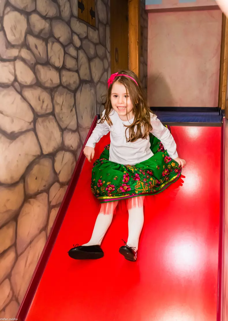 Petrecerea aniversară a Maria Isabelei, fiica Oanei Roman si a lui Mariu Elisei