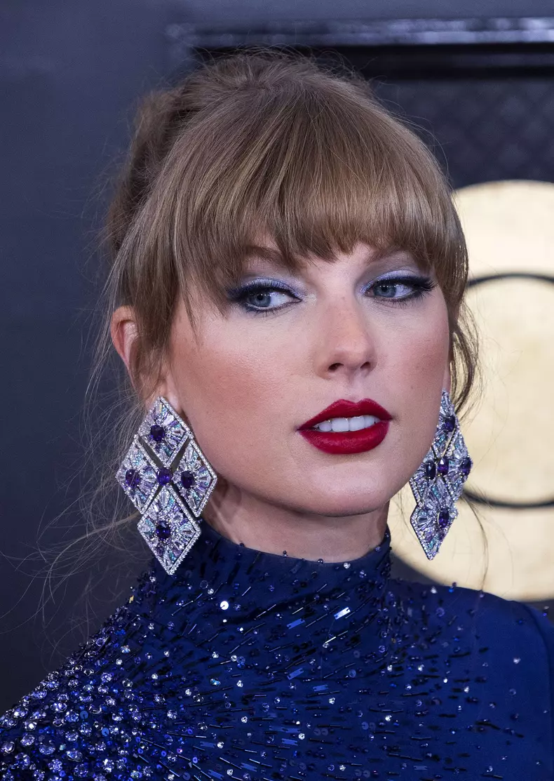 Taylor Swift, în tandrețuri cu un alt artist celebru, la doar o lună de la despărțirea de iubitul ei. Cum a fost surprinsă
