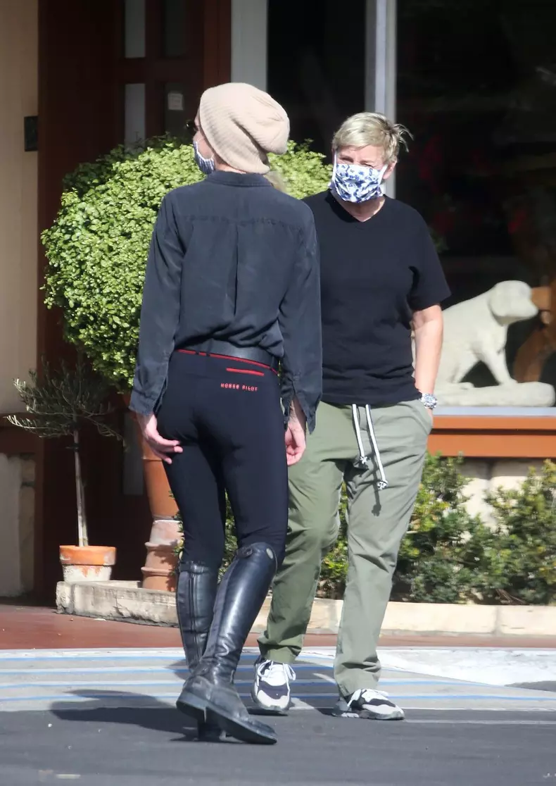 *EXCLUSIVE* Hollywood couple Ellen DeGeneres and Portia De shop for antiques in Santa Barbara