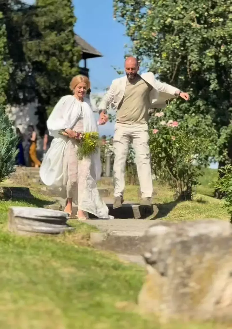 Victoria Raileanu și Adrian Ștefănescu s-au căsătorit6