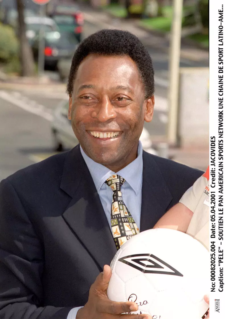 Pele a murit. Celebrul fotbalist avea 82 de ani