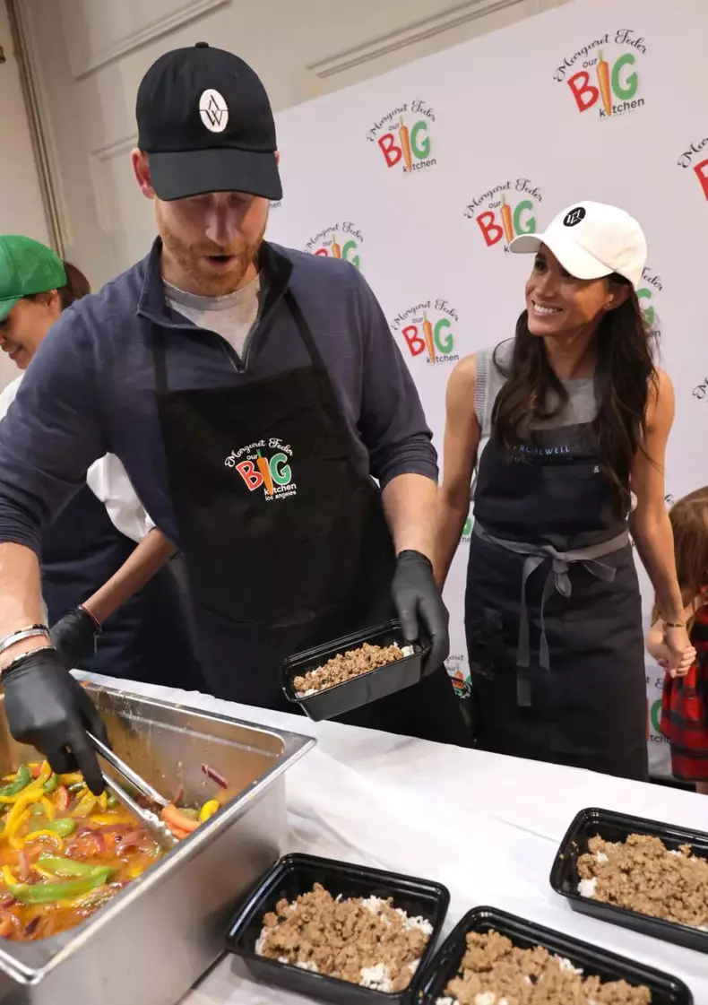 meghan si harry voluntariat