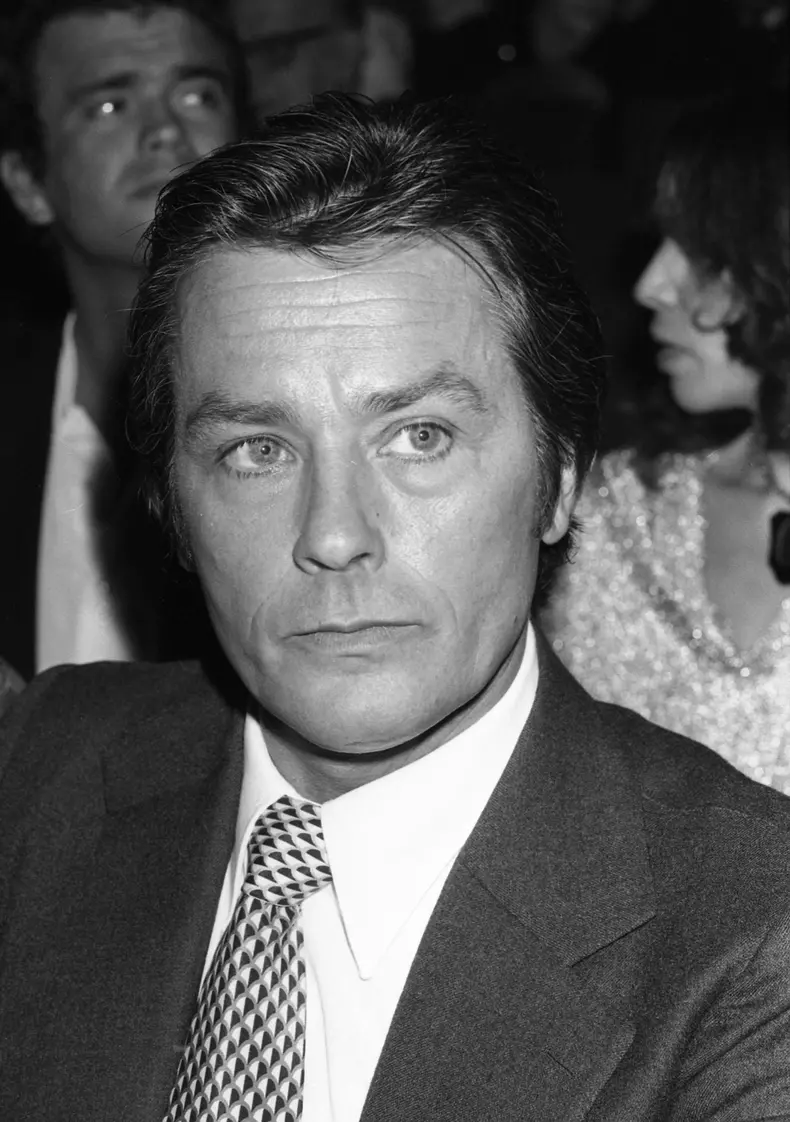 FD1793 - Archives - Alain Delon et Kim Harlow à la première de Hervé Vilard à l'Olympia à Paris