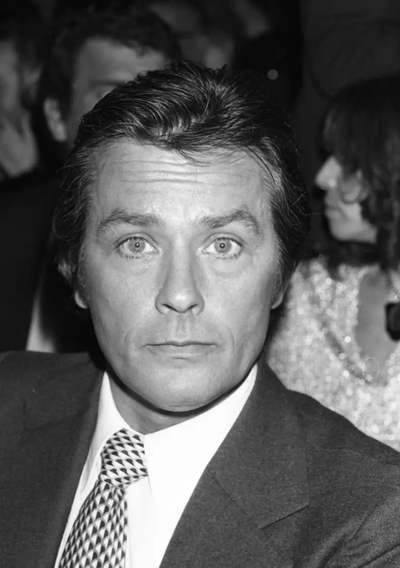 FD1793 - Archives - Alain Delon et Kim Harlow à la première de Hervé Vilard à l'Olympia à Paris