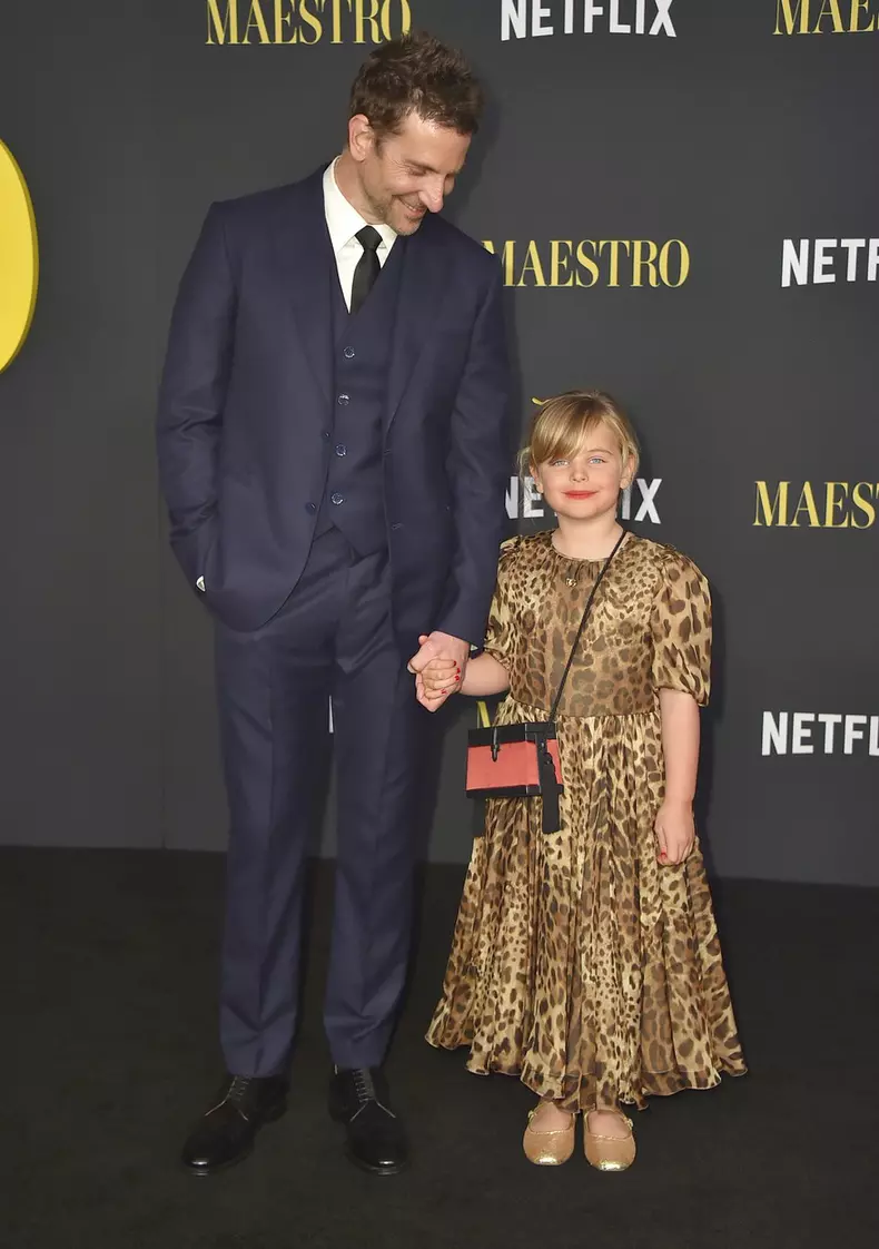 Bradley Cooper, alături de fiica lui pe covorul roșu 