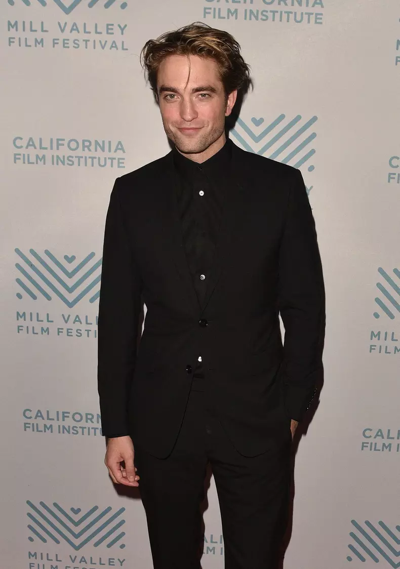 Robert Pattinson are COVID-19