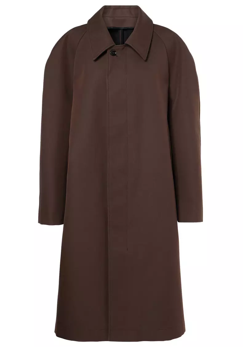 Palton din amestec de lână, Lemaire, 1.390 euro, www.mytheresa.com