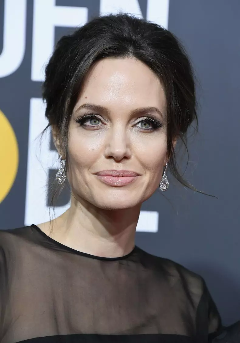 Angelina Jolie (bijuterii Forevermark)
