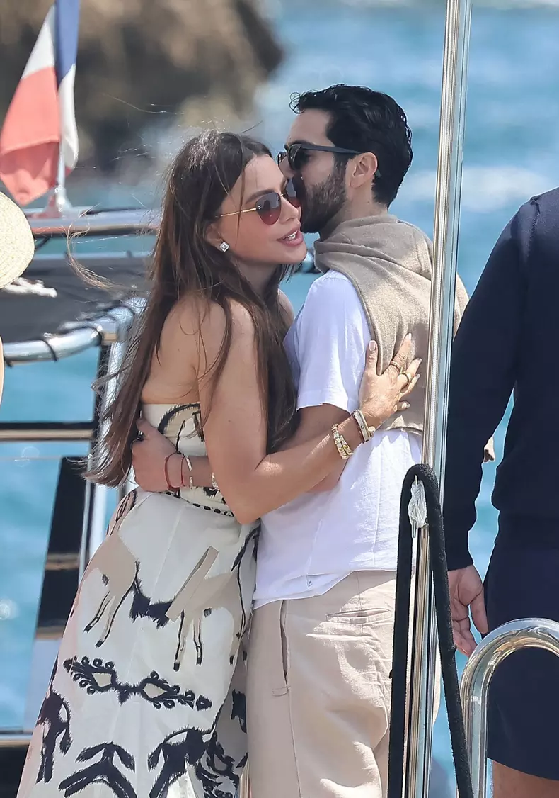 Cannes - Sofia Vergara At Eden Roc
