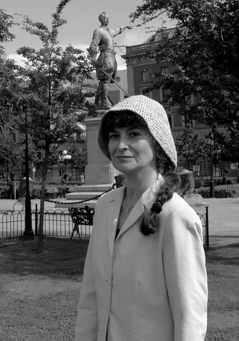 gabriela-melinescu-2