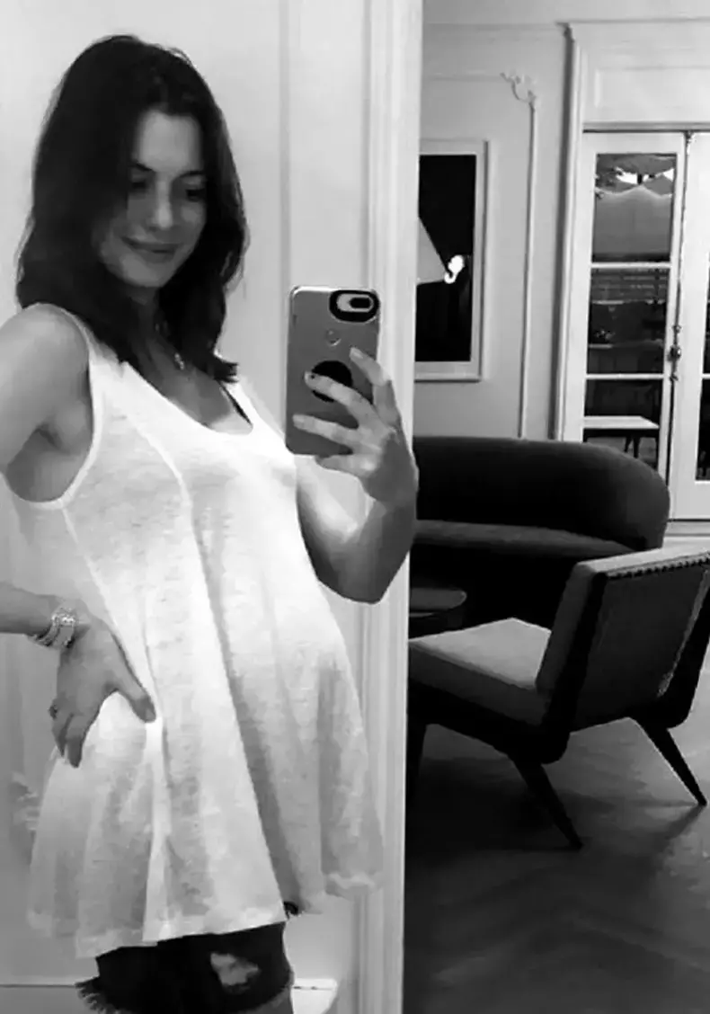anne-hathaway-2