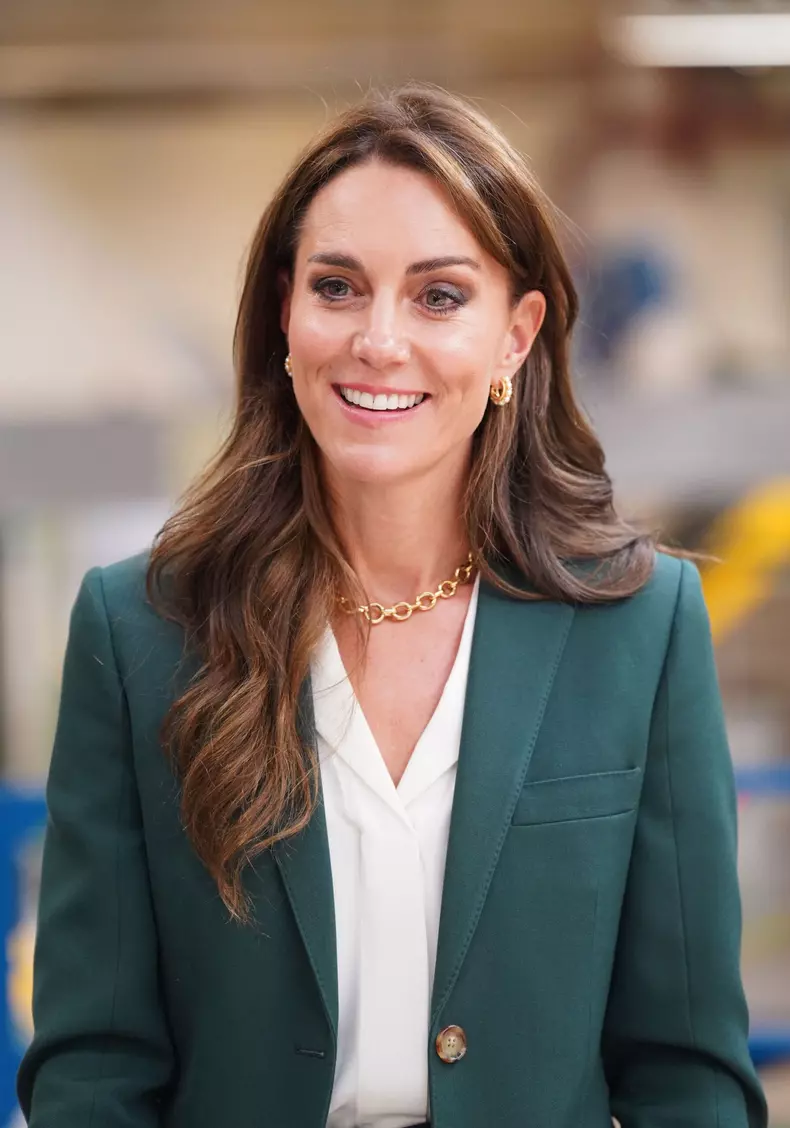 Kate Middleton strălucește cu o tiară veche de 100 de ani