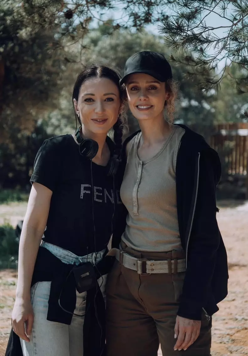 Olivia-Odaianu-si-Esther-Acebo