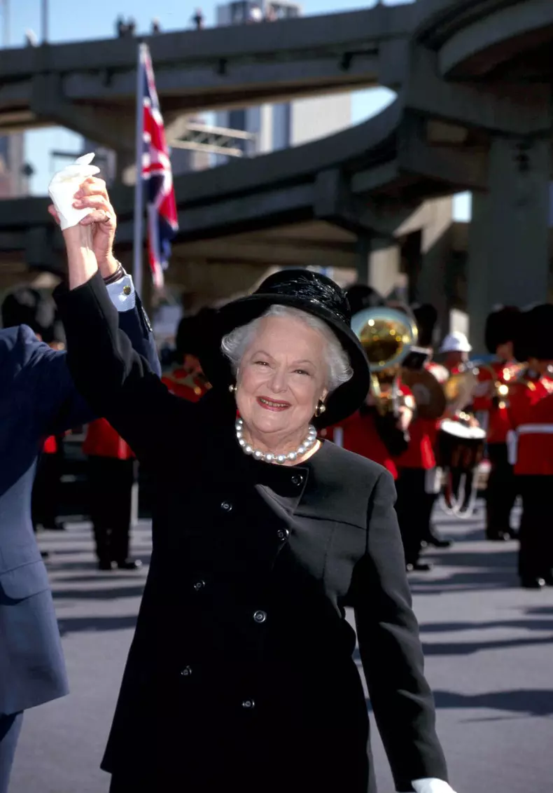 Olivia de Havilland, 1998