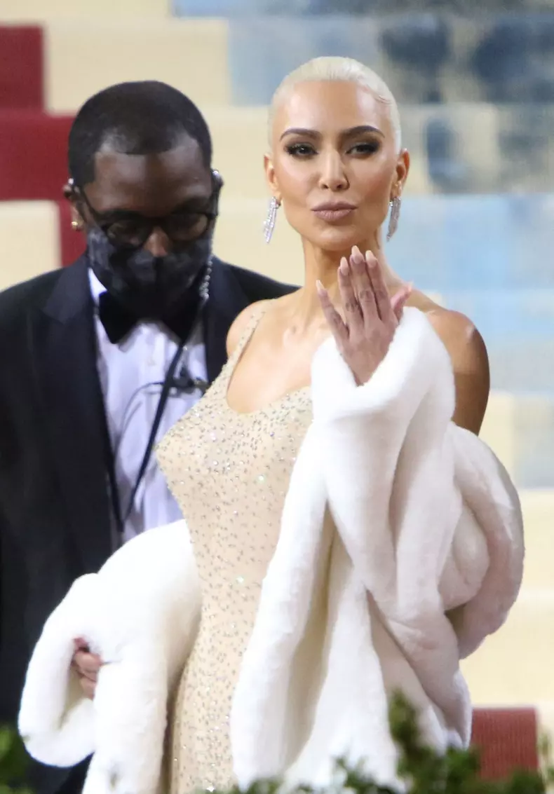 Kim Kardashian a purtat rochia emblematica a lui Marilyn Monroe